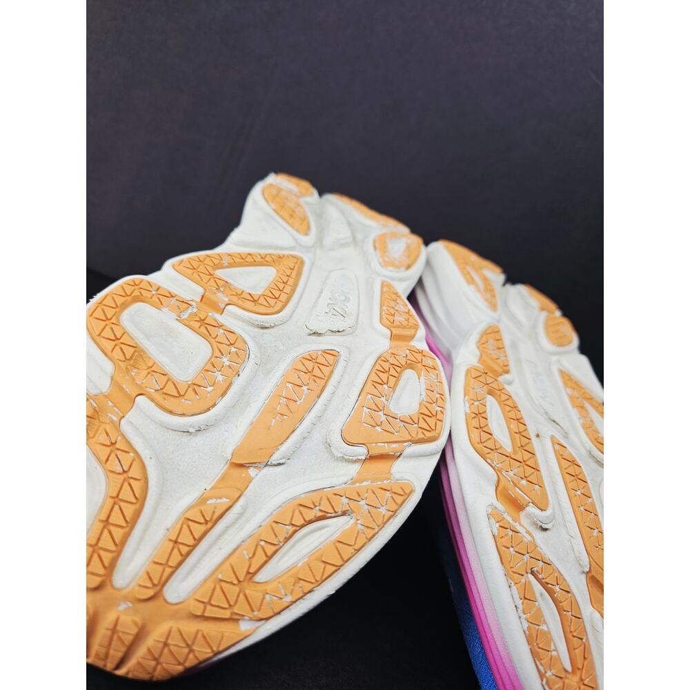 Hoka Women 6.5 Comfy footwear - Picture 8 of 9